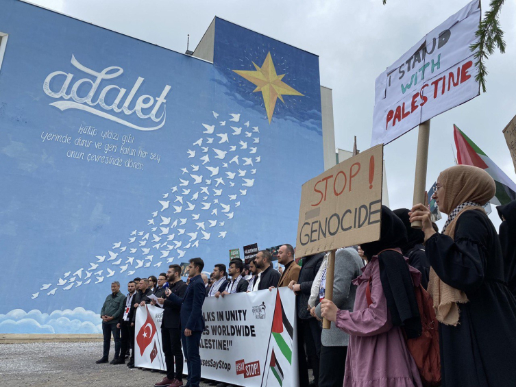 Sakarya Üniversitesi öğrencileri İsrail'in Gazze saldırılarını protesto etti